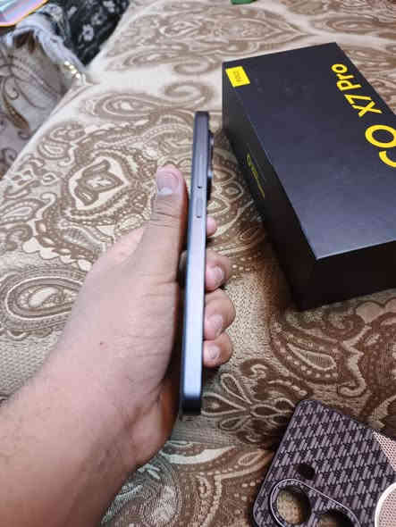 سلام عليكم جهاز للبيع بوكوx7برو ذاكره 512 الجهاز جديد كلش ملحقاته ما مفتوح ابد ايشغل 120فريم مواصفات حلوه الي ايحب يبحث على الجهاز ويشوف مواصفاته سعر 425او بيه مجال بسيط مكاني بصرة خور الزبير الي ايحب يتواصل وياي ***********هاذه رقمي
