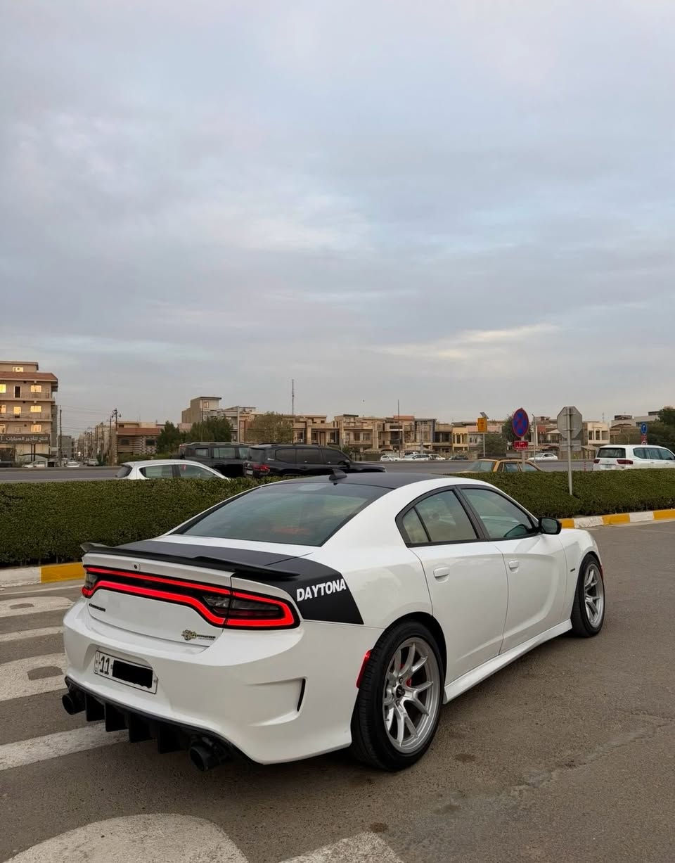 جارجر 2016 
ارتي محرك 5700💪🏻
موصفات الارتي المعروفه 
سياره جاهزه للخير ماتصرف عليه دينار 
حادث جاملغ وبنيد صور الحادث بل المنشور
كير مكينه كفاله 
تخم تاير ويل كب جدد 
مكان السياره بغداد السيديه 
السعر 179
***********
