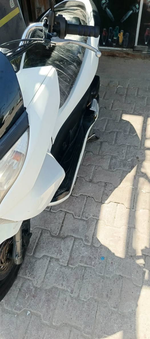 بي سي اكس جيل اول ياباني 150 اي نقص مابيها مكانك بغداد
السعر مليون و 500 بيها مجال قليل ***********
