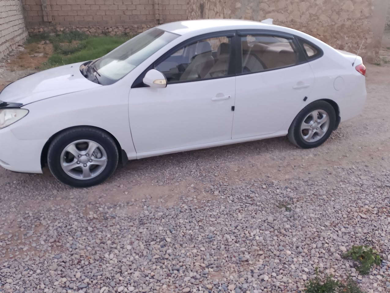 النترا 2011 بيها اربع قطع صبق بدون دواخل محرك وكير شرط السعر 95 وبيها مجال للتواصل الاتصال على الرقم ***********
