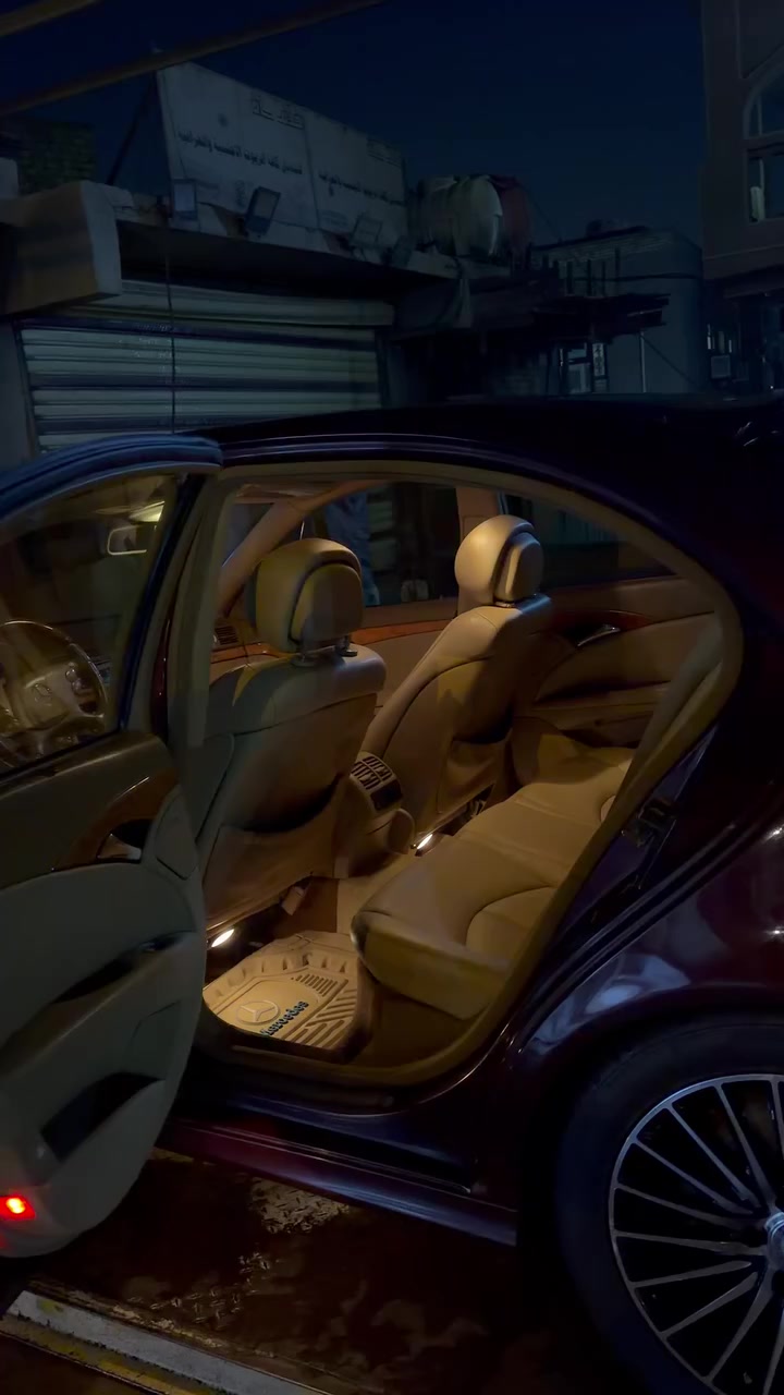 السلام وعليكم مارسدس 211     ٢٠٠٨  350 فول الفول كفاله عامه من كلشي جديده بمعنى الكلمه  
أريد مراوس بمارسدس ام عيون موديل ٢٠٠٠ كون جديده ناشفه أو مارسدس رئاسي هم جديده    مكان بغداد *********** موجود واتساب
