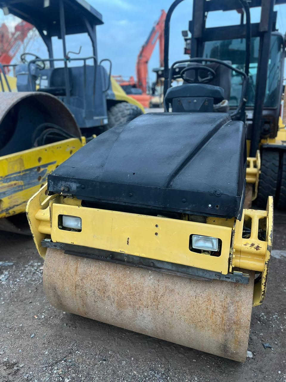 سلام عليكم حادلة بوماك موديل 2005 نضيف رقم و تحويل بشرط شغال اي عيب مابيه


**إذا كنت صاحب هذا الإعلان وتريد حذفه لأي سبب، رجاءا أرسل رسالة إلى الدعم الفني**