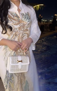 أبيض • قياس M • طول ١٤٥سم