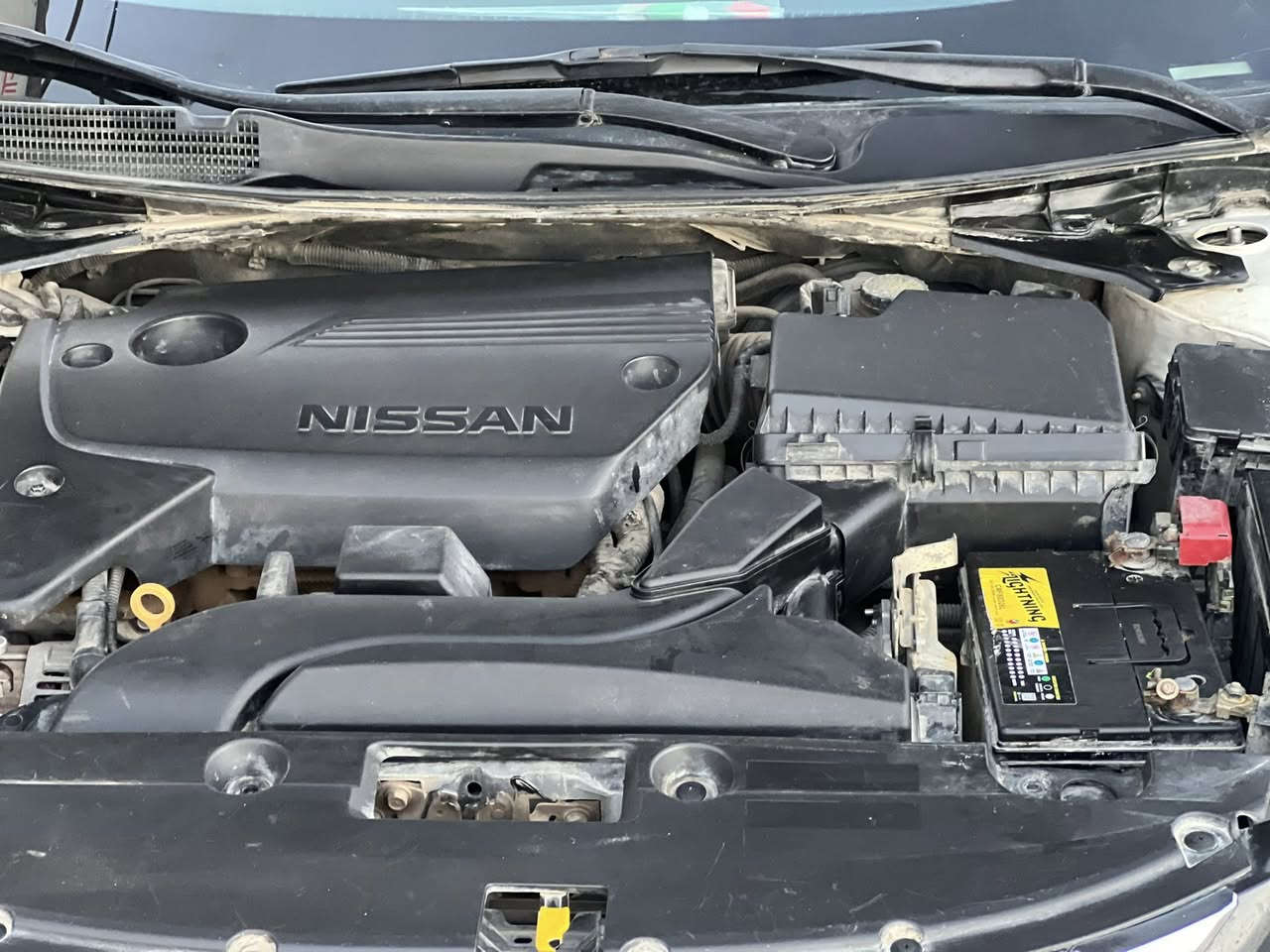 السلام عليكم سياره نيسان التيما
موديل 18 
للبيع وترهم مروس بس بورتج 
***********
