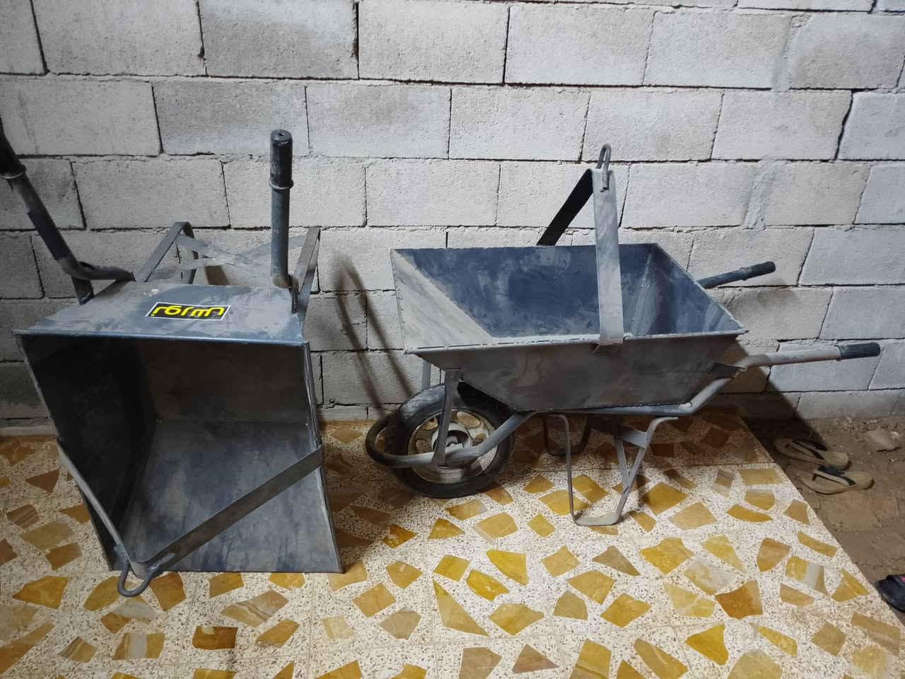 السلام عليكم
يوجد ونج للبيع جديد مثل ما واضح في الصوره بل كارتون السعر 700 الف بي مجال عنوان الموصل الايمن ت ***********
