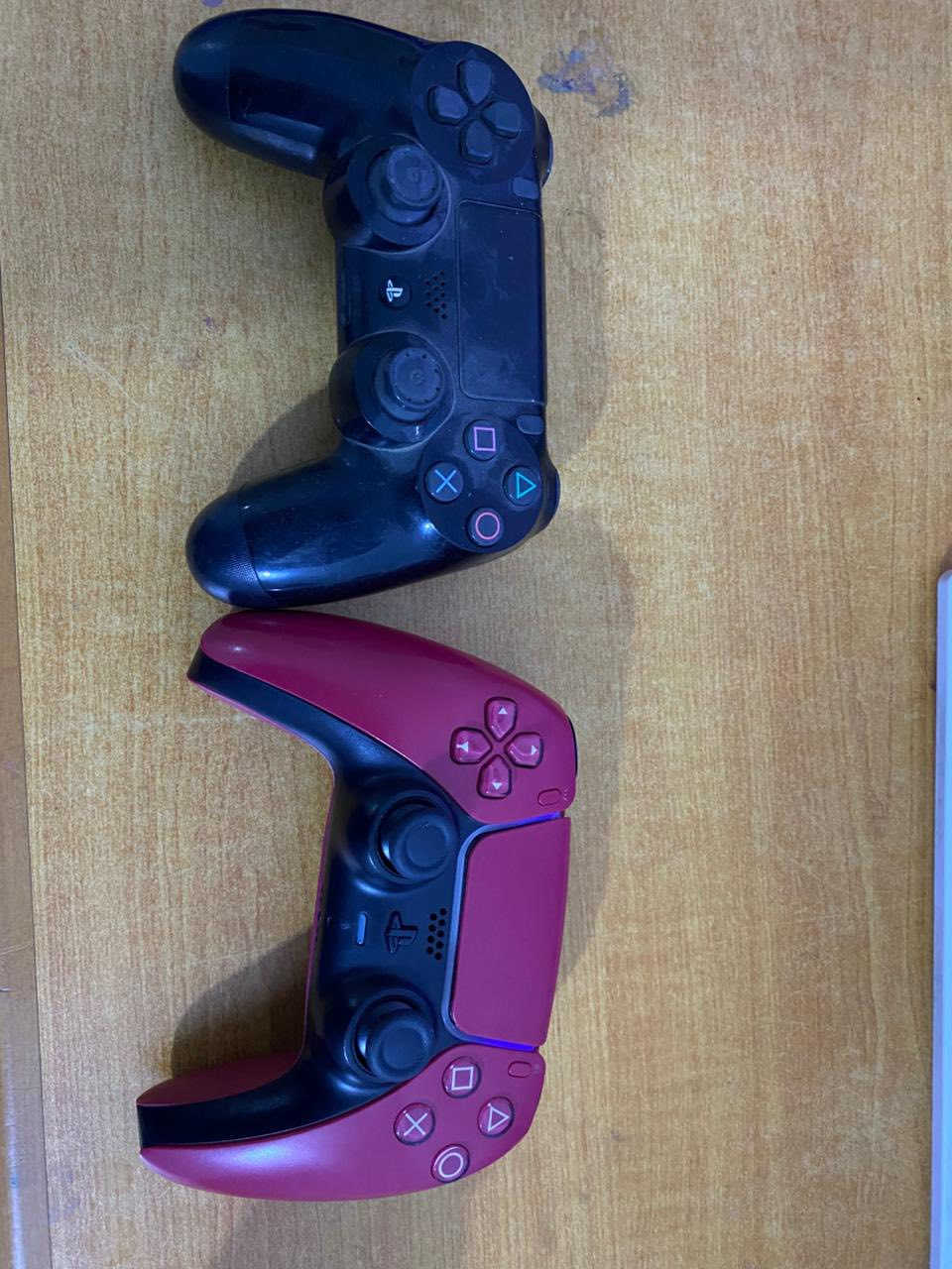 سلام عليكم بلي 4 سلم للبيع الحساب الاول بي 40 لعبه بالبلس و الحساب الثاني بي باتلفليد v و اكو مشكله بالمدخل مال قرص يرادله بس تنضيف و السعر 300 للاسفسار ***********
 بغداد حي الجامعه شارع السفارات
