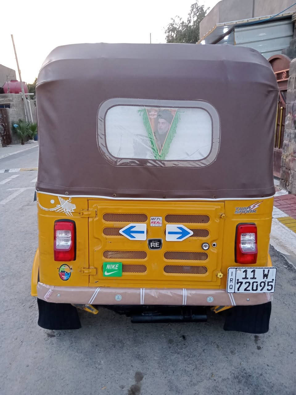 السلام عليكم للبيع تكتك ١٨رقم وسنوية تحويل ثانيي يوم مكينه لا تنقيص ولاتبخير  كهربائيات كلها شغاله كشرمعمر الدوسات ولغد واحد مصبوغ  ولباقي مكفول سعر ٥٧٠٠ وبيه مجال مكاني مدينة الصدر داخل بالخير ***********
