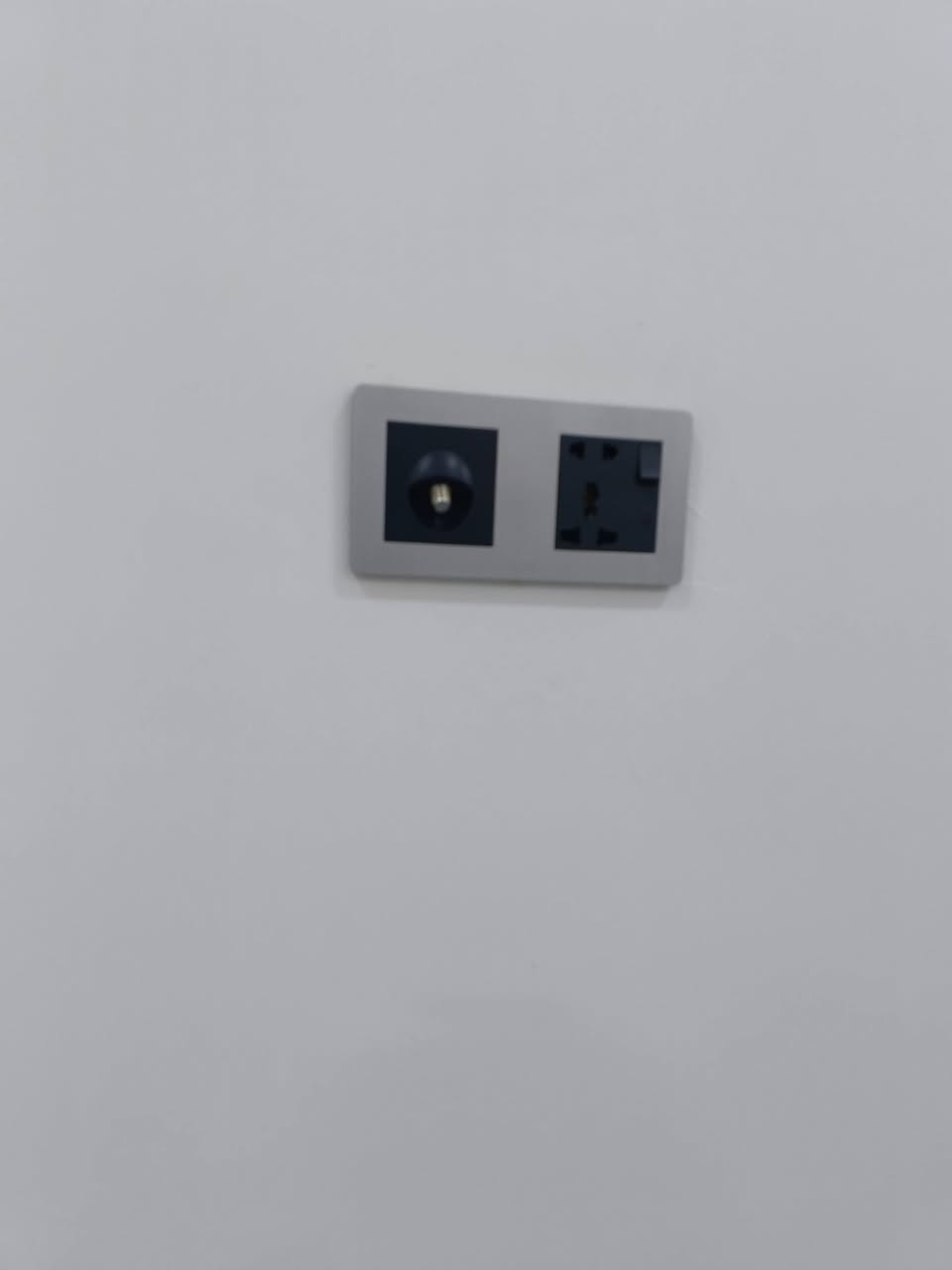 السلام عليكم 
تحيه طيبه عليكم
جزء بسيط من عملنا. "السيمز" 
منضومه { ستلايت + گامرات + سبالت } 
 للتأسيسات الكهربائيه { بوري + سيمز }
***********/.   ***********
