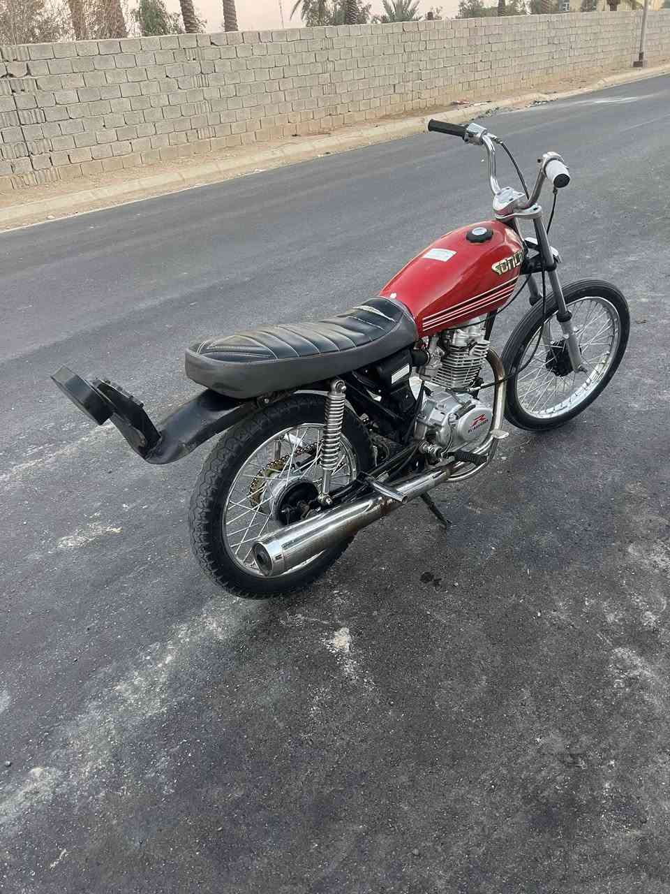 سلام عليكم دراجه للبيع شاصي 14 وغراض ٢٤ محرك رابيدو مبدل بستم ولفات دراجه اوراق سعرهه500 وبيهه مجال مكاني واسط قضاء الحي شراي تصل ***********
