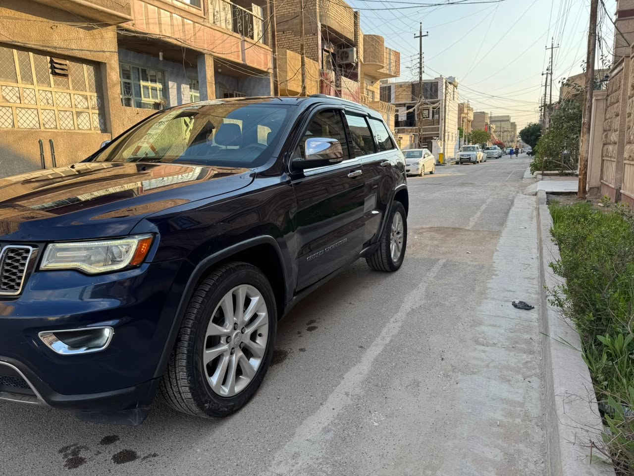 جيب للبيع موديل ٢٠١٧  وارد أمريكي محرك ٦ سلندر ٣٦٠٠ فول مواصفات لمتدد سيارة جديدة وجاهزة محرك كير تبريد ثلج تخم تاير جديد كل نقص مابيها سيارة فول  سلايت روف كشنات جلد وكهرباء شاشة كامرة حساسات رادرات صندوق كهرباء توقف ذاتي مثبت سرعه وبعد مواصفات هواي سيارة حادثها مال امريكا فقط بنيد وجاملغ بدون دواخل لغود شواصي مكفولات وصور الحادث مرفقة مع صور رقم بغداد مشروع وطني تحويل ثاني يوم ماشيه ٩١ الف سعرها ١٥٨ ورقه ومكان السيارة بغداد البلديات ***********
