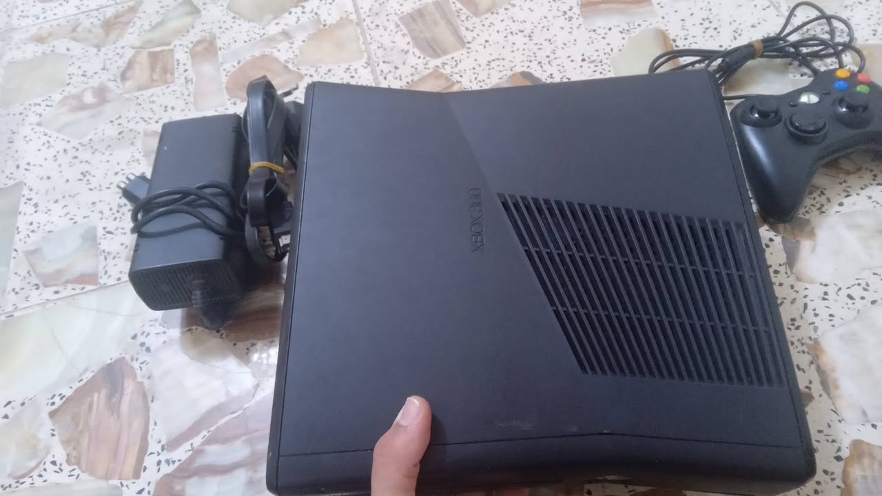سلام عليكم .....
XBOX 360 Slim شغال ونظيف ( مهكر )
منصب على نظام aurora0.7 و الداشبورد محدث غلى اخر تحديث
الجهاز نظيف مثل ماموضح بالصور بيه هارد 256GB 
بيه 50 لعبة تقريبا كلهن قويات بعض العناوين :
GTA V
GTAVI
GTA San Andreas

COD 1
COD 2
COD 3
COD World at war
COD : Black ops
COD : Black ops 2

Far Cry : classic 
Far Cry 2
 Far Cry 3 Blood dragon

Tomb Raider 2013 معربة
WWE 2014
Dark Souls

Fifa 19 معربة
PES 16 معربة 
PES 13
PES 2006

Portal 1
Portal 2

تجي ملحقات وياه :
المحولة الاصلي + كيبل HDMI + جوي ستك واير عدد ١

المكان : بغداد - الغزالية 
توصيل جميع محافظات العراق 

السعر : 120 الف وبي مجال قليل


**إذا كنت صاحب هذا الإعلان وتريد حذفه لأي سبب، رجاءا أرسل رسالة إلى الدعم الفني**