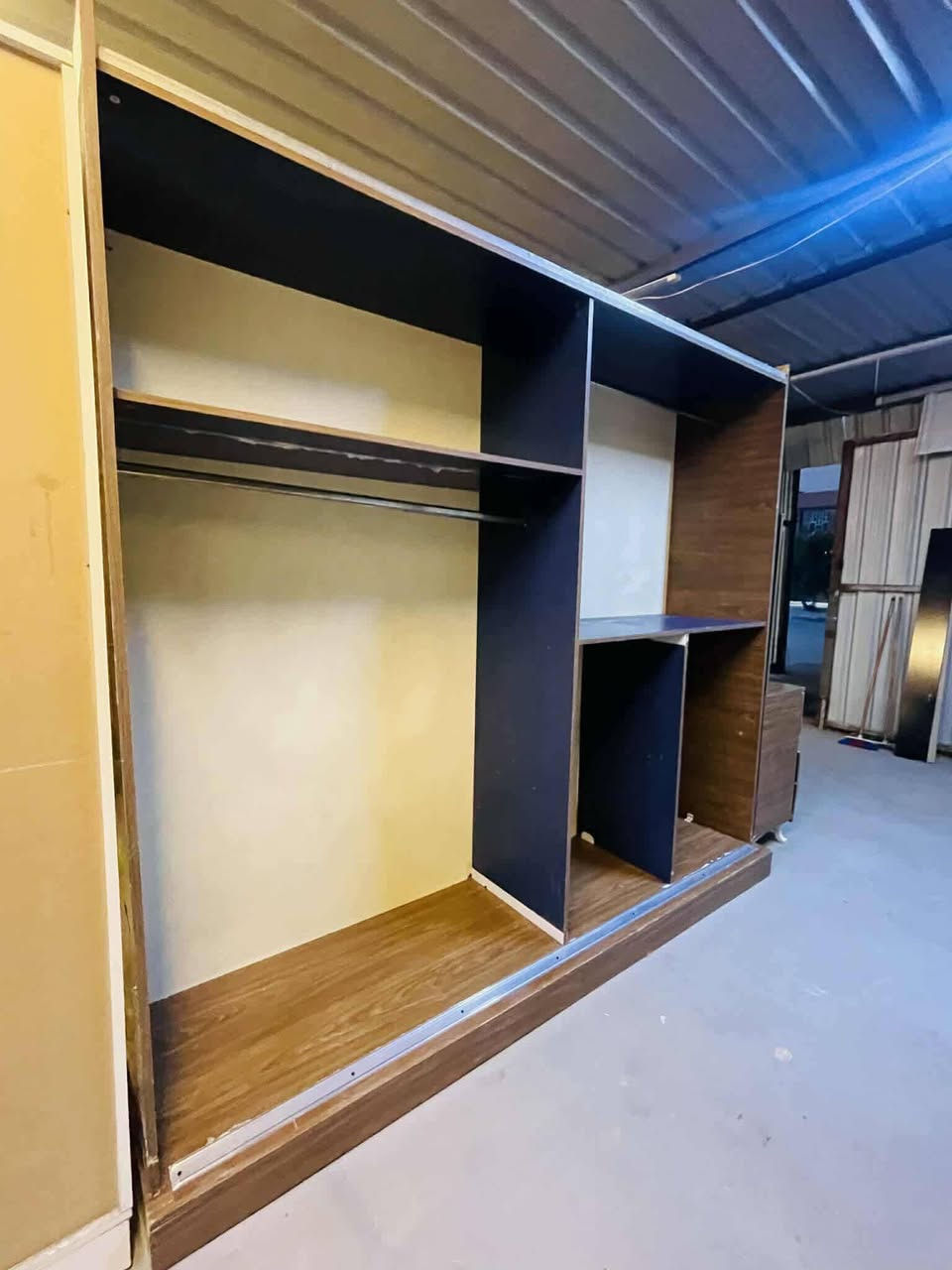 غرفه نوم تركي مرتبه 5 قطع بس يرادلهه تعديلات بصيطه سعرهه 300 و بيهه مجال تواصل عله رقم ***********
