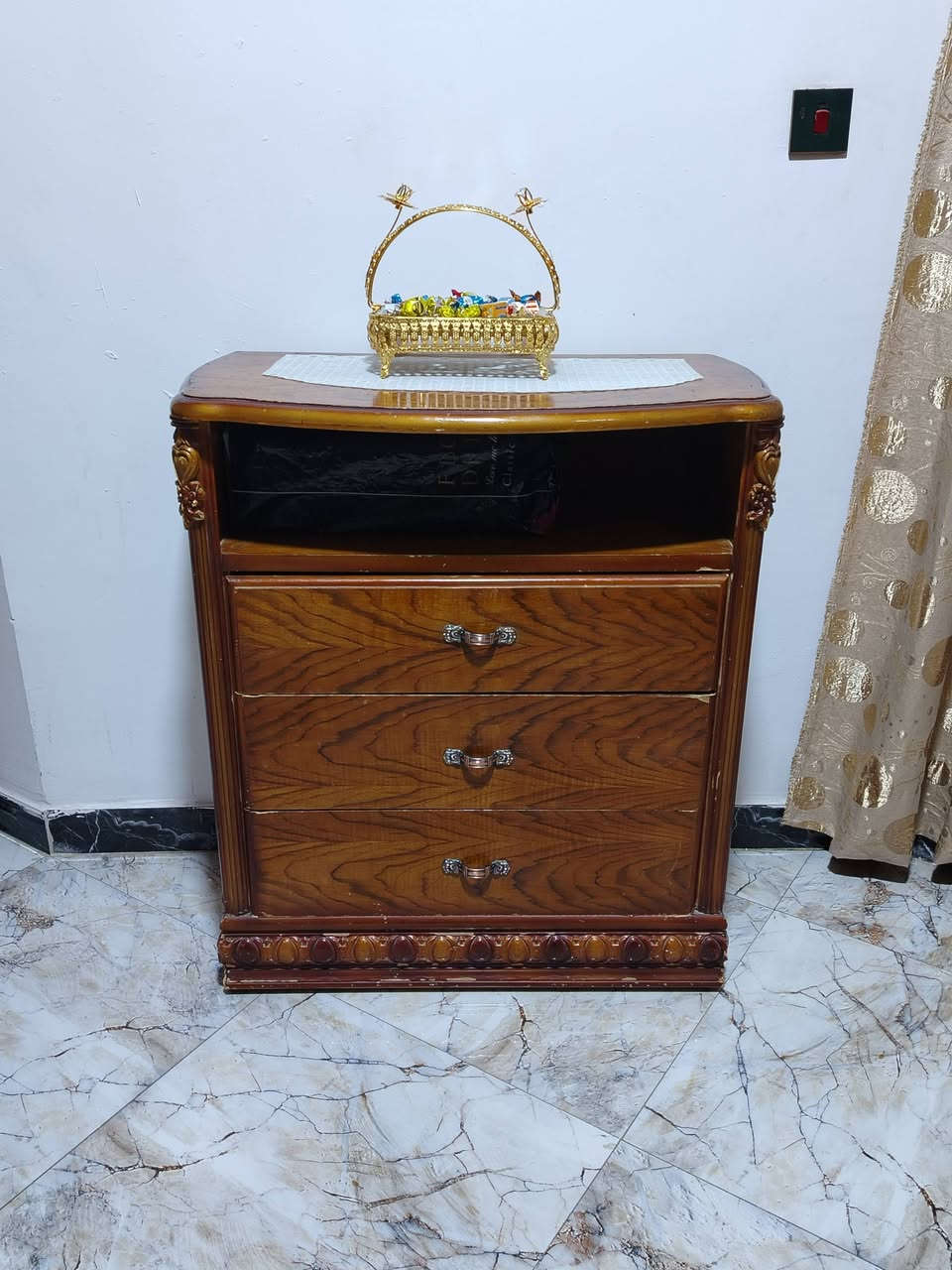 غرفة صاج مستعملة العنوان بغداد حي الجهاد السعر ٧٠٠ وبيها مجال قليل رقم الهاتف ***********
