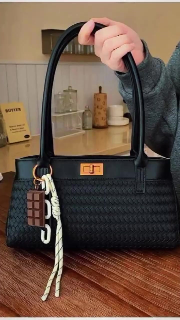 وصل الجديد ✨✨✨
رجعت وفرت الموديلات بكميات محدودة
للطلب مراسلة البيج
يوجد توصيل لكل محافظات العراق


**إذا كنت صاحب هذا الإعلان وتريد حذفه لأي سبب، رجاءا أرسل رسالة إلى الدعم الفني**