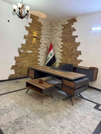ميز مكتبي • مستعمل • بحالة جيدة