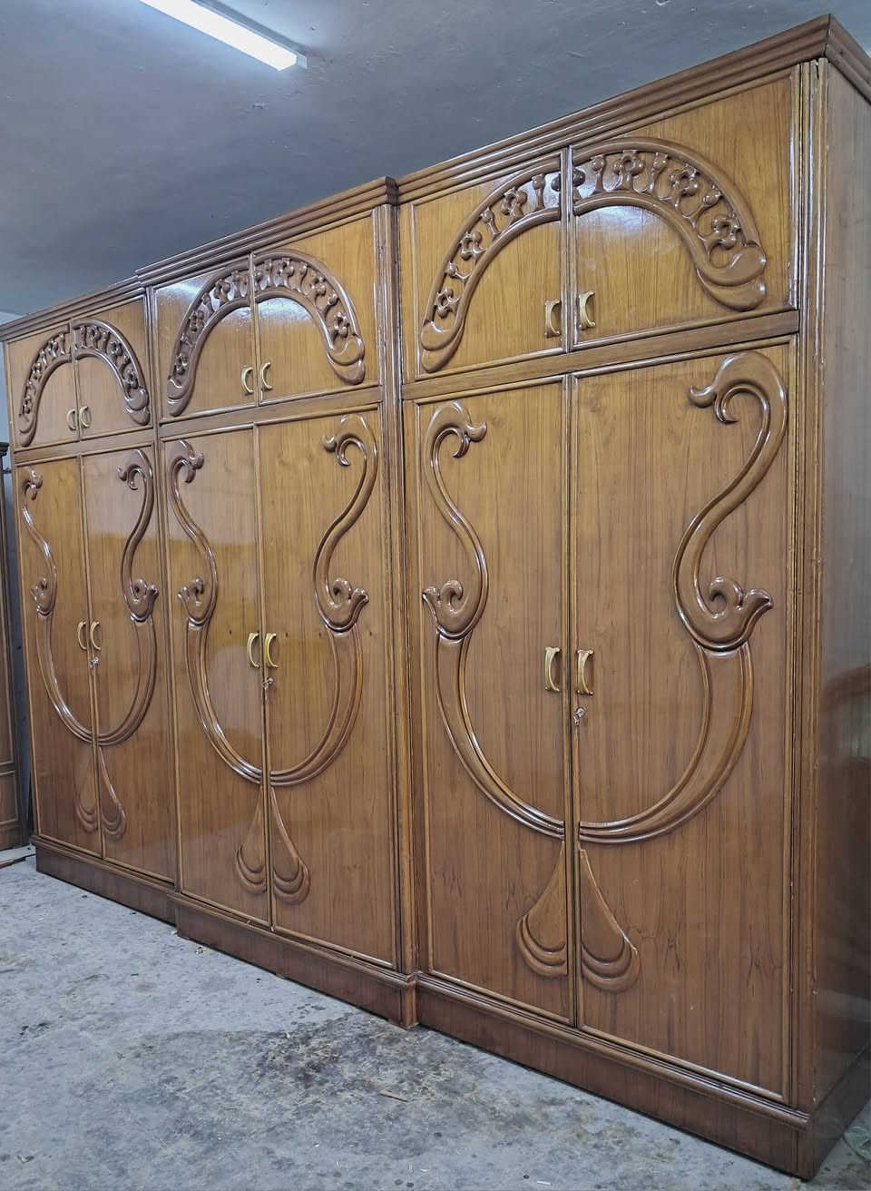 يعلن معرض الموسوي عن وجود غرفه نوم مستعمله تسكام ونظيفه داخل وخارج صاج زاويه كنتوريه الغرفه دنك زان كلش ثكيله اي استفسار خاص او الاتصال ***********
***********واتساب
