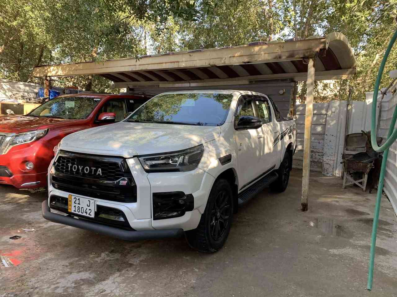 سلام عليكم عندي سياره البيع بيكم هايلوكس جي ار موديل 2023 رقم سلمانيه كير واتماتيك سعودي ام منفاخ سياره جديده وحلوه عنوان بغداد ولشراي يتصل على ***********
