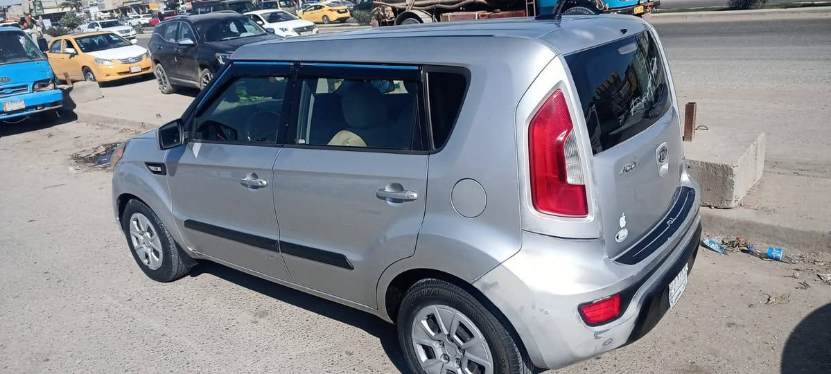 سلام عليكم كيا صول موديل 2012 أمريكي بيه صبغ 3قطع اثر جراد بدون دواخل ولباقي مكفولة سياره جديده  كير مكينه وحداديه تخم تاير تبريد كله جديد تحويل ثاني يوم مكانها حله بابل نادر السعر 78 وبيها مجال بسيط مكينه 1600 
***********
