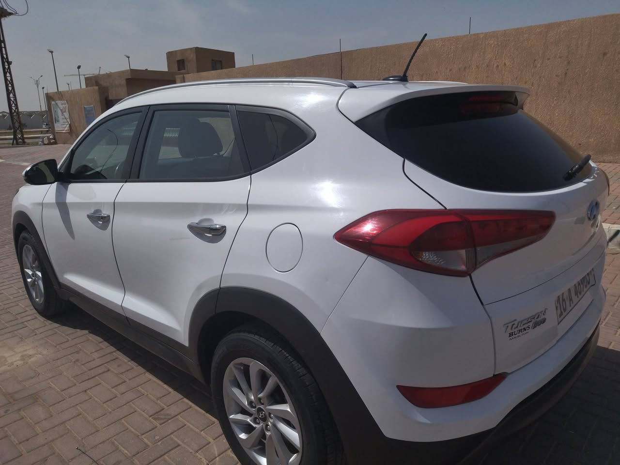 للبيع توكسان موديل 16امريكي حادث جاملخ وبنيد بدون شواصي مكانهه كربلاء استفسار ***********///0780021822
