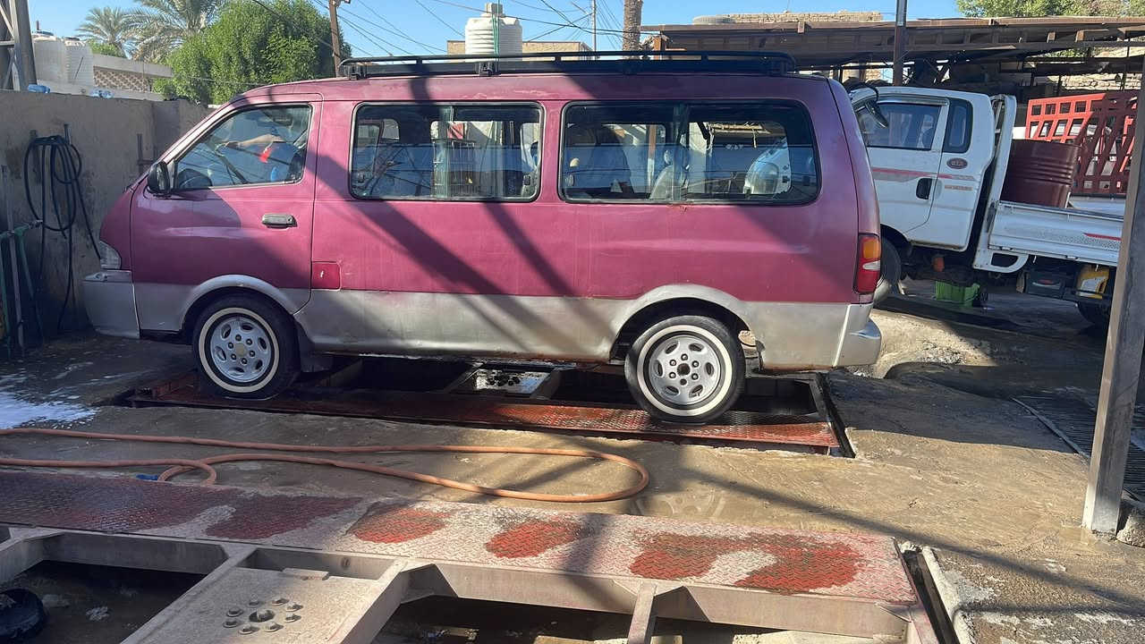 السلام عليكم بريجو موديل 1996 السياره جاهزه كهربائيات كله شغاله سياره حلوه غرفتها 50٪ محرك وكير نضيفات اكسن زين حداديه زينه ***********
