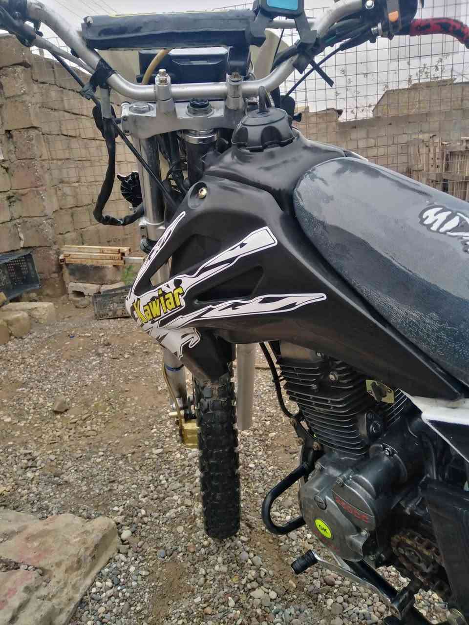 السلام عليكم موطور قفاز كاويار موديل 23  ما مفتوح شرط للبيع الموطور مراوس وبيع ***********
