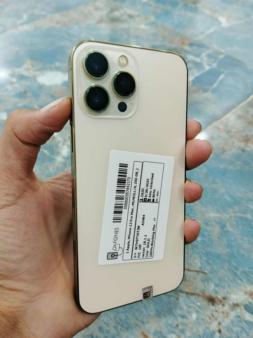 أيفون 13 برو ماكس  ذاكره 256 بطارية 85 جهاز نظافته100‎%‎ فقط فطر بالكلاس مايبين بالصورة لون ذهبي سعره700 للشراي هذا رقمي ***********
