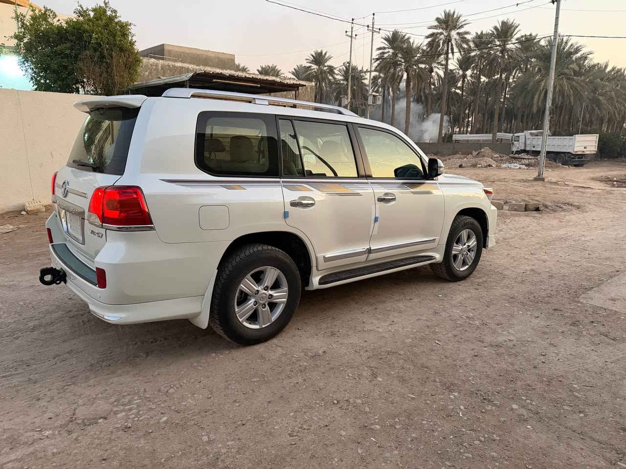 السلام عليكم 
لاندكروزر موديل 2012
سيارة مكفوله
مواصفات البريم معروفه فول واحد على واحد محرك 8
كير محرك صدر تخم تاير كله مكفول 
رقم بغداد باسمي تحويل مباشر
سيارة ادامه سيرفر من الدعامية للدعاميه
للاستفسار الاتصال 
*********** بغداد, العراق
