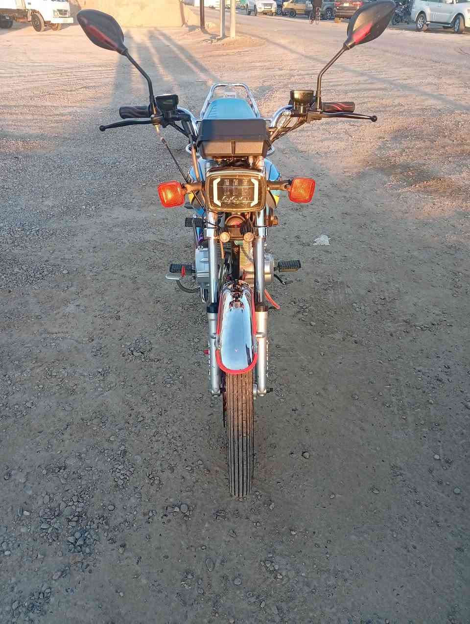 سلام عليكم
دراجه سونك للبيع موديل 23 بيه كلج اعبار صالنصه رياضي دشبول الاكتروني الدراجه احله من صوره 

مكفوله من كلشي السعر 650 بيه مجال للشراي 

***********
