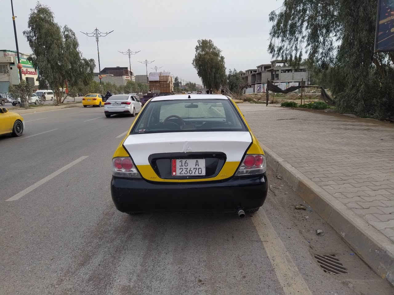 السلام عليكم 
لانسر 2010 رقم قادسية انكليزي بسمي 
تحويل ثاني يوم 
سيارة جاهزه على اخر حبايه 
تخم تاير 
محرك+ كير كله جديد 
كهربائيات كله كامله 
تبريد+ تدفئه شغالة 
ضرر جاملوغ الخلفي يم قبق البانزين 
و باقي مكفول 
السعر 55 وبيه مجال قليل
العنوان ديالى دله عباس 
***********
