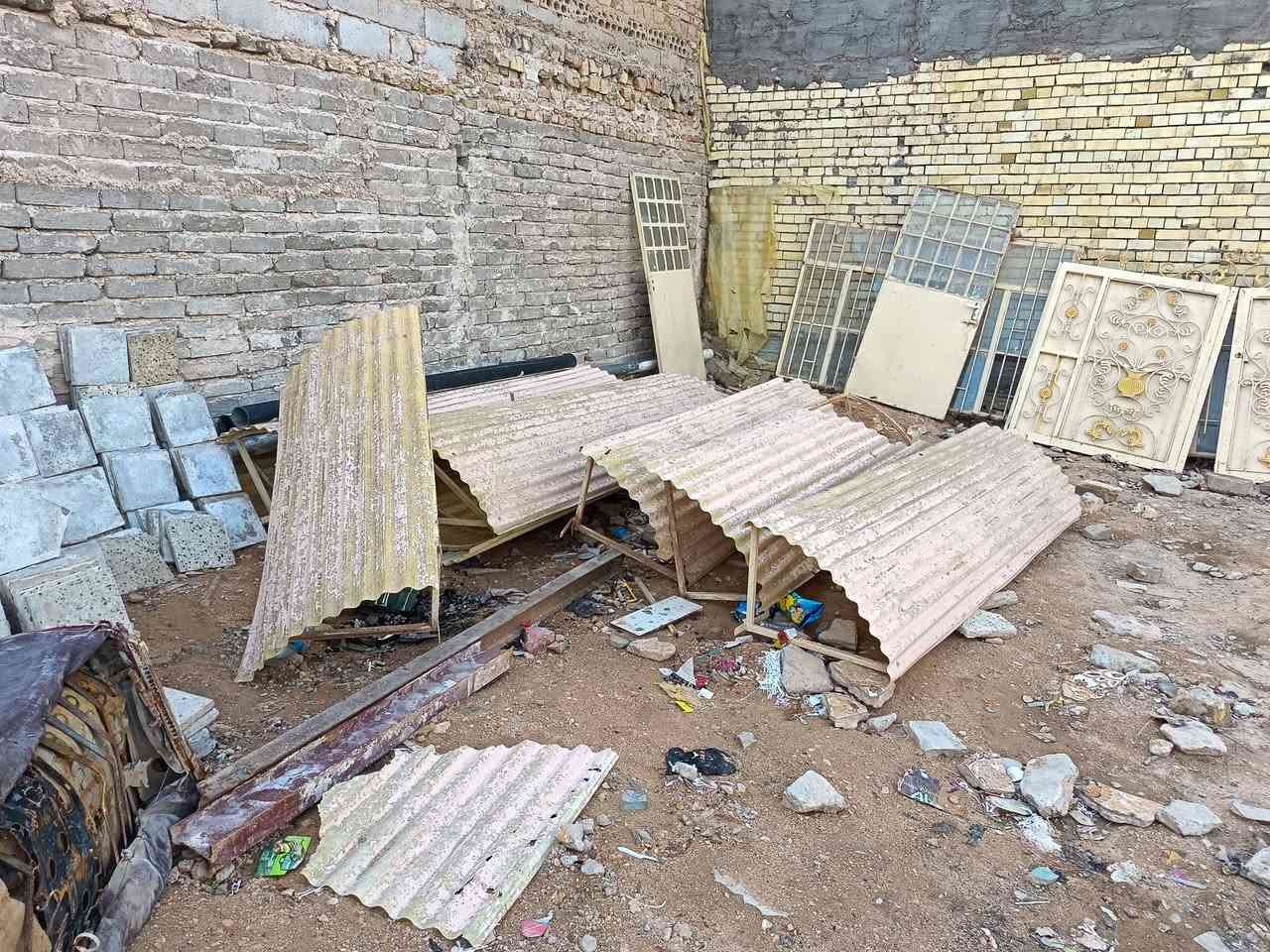 سلام عليكم
حدادية بيت تسكام للبيع في النجف الأشرف ناحية الرضويّة
بيبان حديد عدد ٣
باب بيت كبير 
شبابيك ٧ حديد اصلي 
عماريات الشبابيك 
عن المطر والشمس تسكام عدد ٨ على ١٥ الف 
بالإضافة إلى كاشي تقريب يكفي إلى ٤ غرف. 
كلمن وسعره
للاستفسار الاتصال على الرقم ***********
