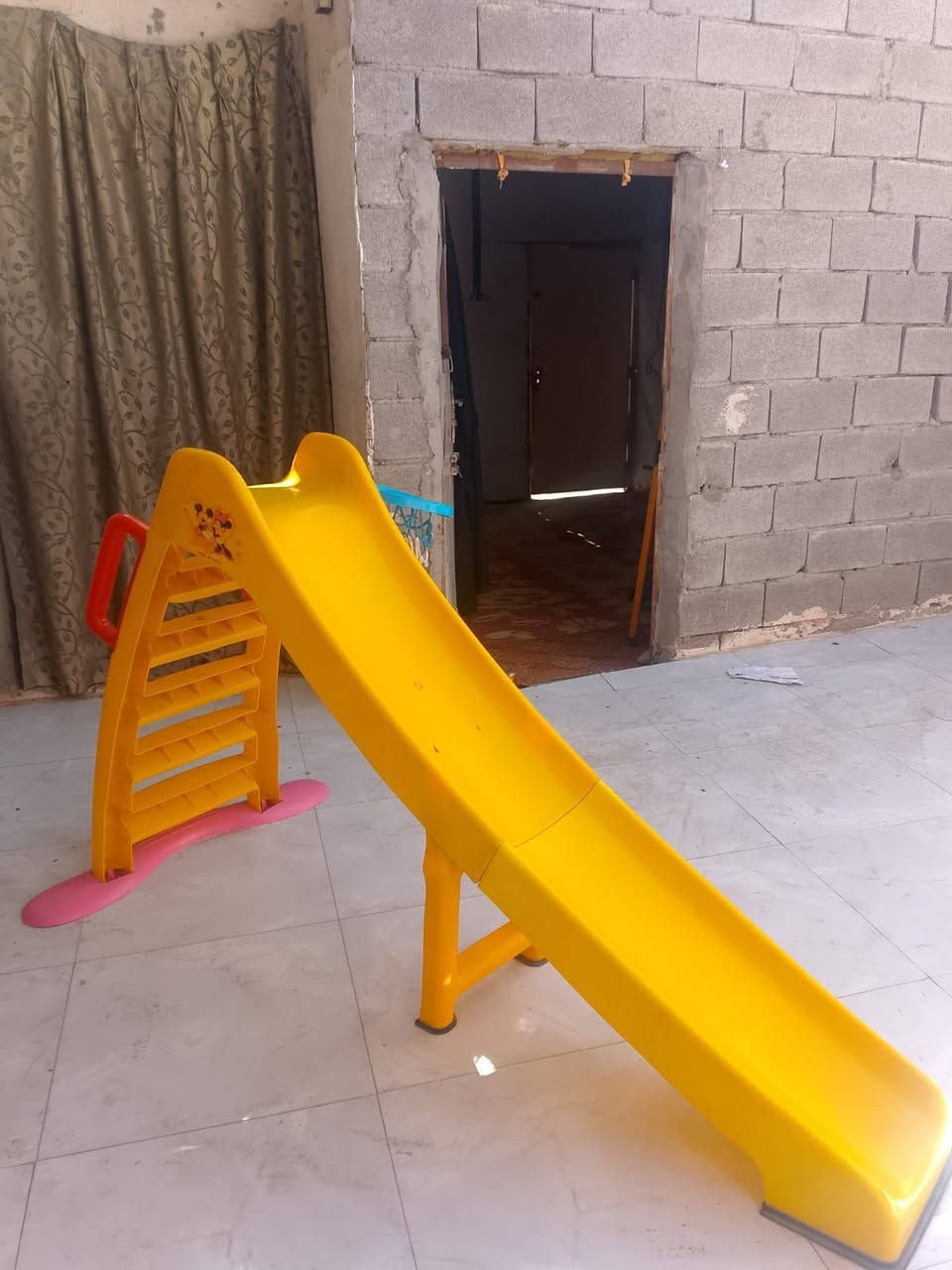 مزليكه جديده كلشي مابيها سعر الجديده ب٦٠ الف رايدها ب٤٥ مكان حي حسين قديم قرب مدينة ترفيهيه.***********
