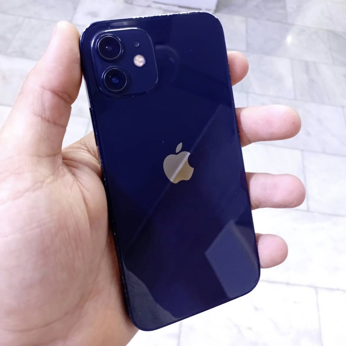 سلام عليكم ايفون 12 عادي ذاكره 128 بطاريه 76 الجهاز وتر بروف لا مفتوح ولا مبدل بي شي نموذج M كارتونة موجودة رايده 300 وبي مجال فقط بي زلغ صغير وخفيف بل شاشة اصلاً ممبين مكاني البياع ***********
