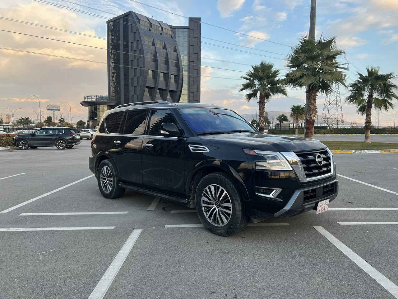 سلام عليكم / سيارة للبيع نيسان ارمادة
موديل 2023

 لون سيارة اسود

داخل سيارة اسود جلد 

ماشية 50 الف ميل 

بدون دواخل بدون صبغ 

بيها نص جاملخ امامي تعديل بارد 

رقم كاتي تترقم دهوك اربيل سليمانية 

السعر راسلني عل خاص او اتصل عل رقم ***********
