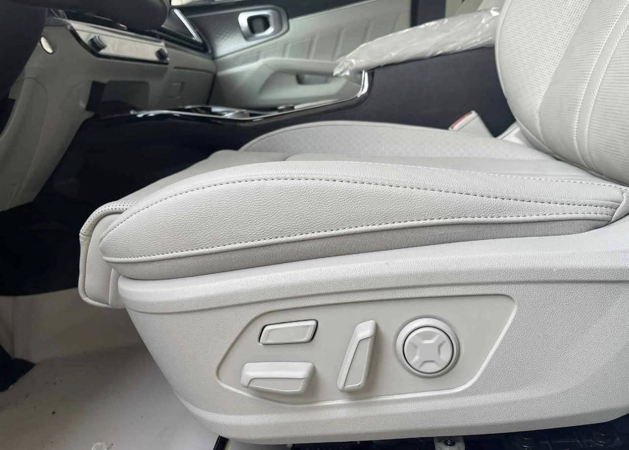 سورنتو 2025 فول اعلى فئه
عده البنراما   خمس 5 كامرات 

كشنات جلد خزن ميمري 

كشنات جلد تدفى تبريد 

تحكم رموت تقديم وترجيع 

توقف ذاتياً  سستم صوت 12 سماعه

دوسات جانبيه بلاد  8 ايرباك 

داتاشو  ويل 20 

6سلندر 3500

7راكب 

ماشيه 7 الف 

لبيع او مرواس *********** مكاني بصرة
