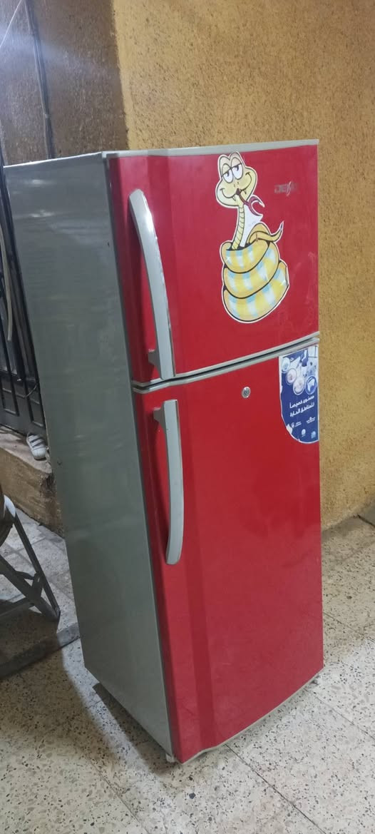 ثلاجات للبيع عدد اثنين شغالات ع الفحص مكان هبهب لاتصال ***********

