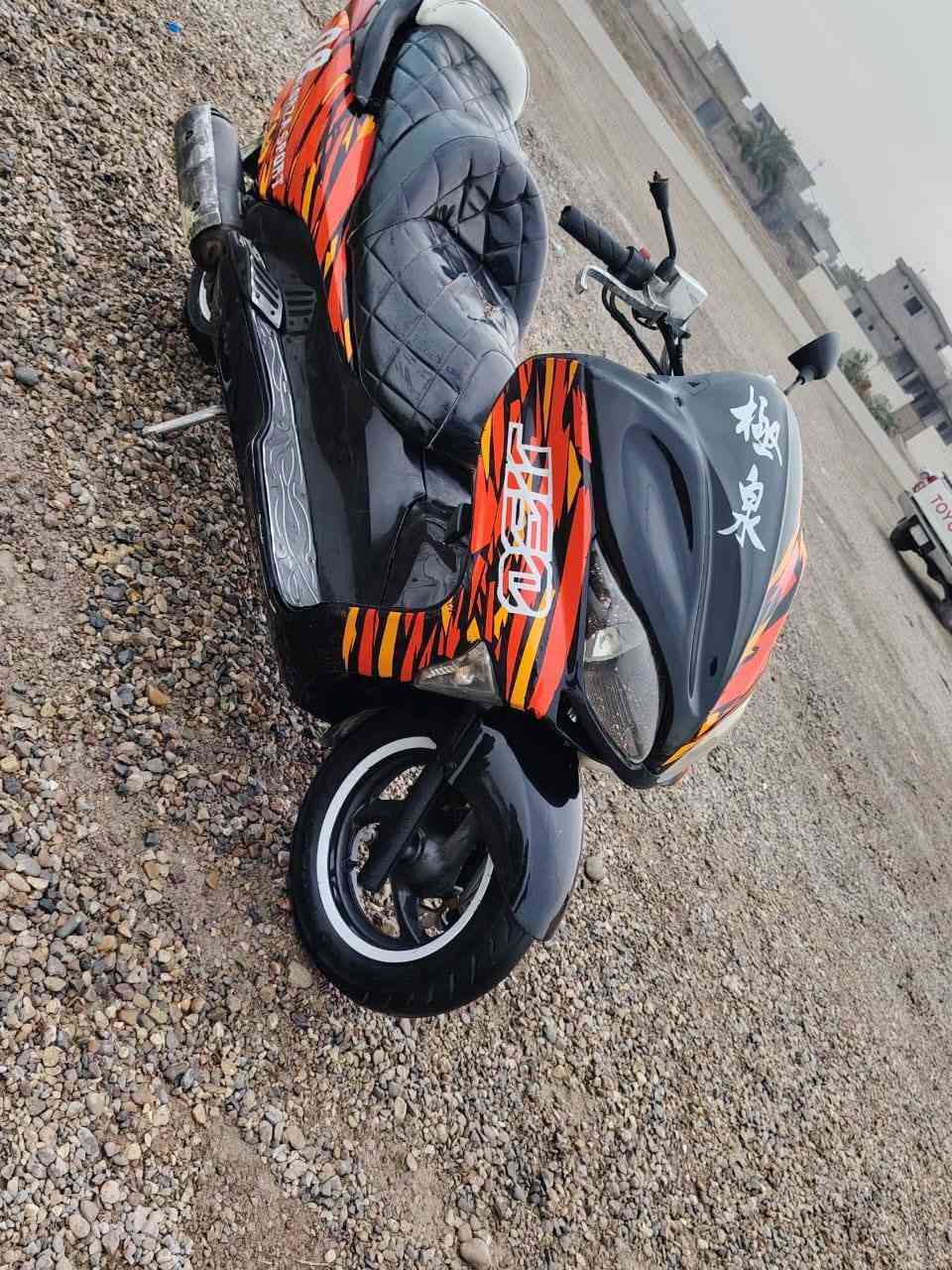 السلام عليكم فورزا 08 للبيع فورزا حلوه وما بيها اي نقص بس بيها خيط تبخير دراجه خير من الله بها ورقه مال مفيس سعرها 650 وبيها مجال للطيبين راسلني خاص لو على رقم الهاتف *********** مكان ديالى خالص
