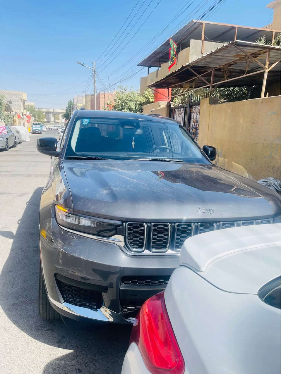 للبيع سياره جيب كراند شيروكي لاريدو مديل 2023 لون فيلي ضرر بنيد ومدكر وبيبان ثنين مبدل نفس لون وجاملغ خلفي مصبوغ بدون دواخل ايرباك ماضارب سياره حلوه واحله من صور مواصفات هواي بيهه نقاط عمياء رادارات حساسات تحكم فول بالستيرن شفتات سرعه تشغيل عن بعد سياره كل قطعه مبدل بيهه بلادي مو تجاري رقم بصره بسمي مكفوله تكم وشواصي سعر 265$ وبيهه مجال لموقع البصره / القبله / *********** البصرة, العراق
