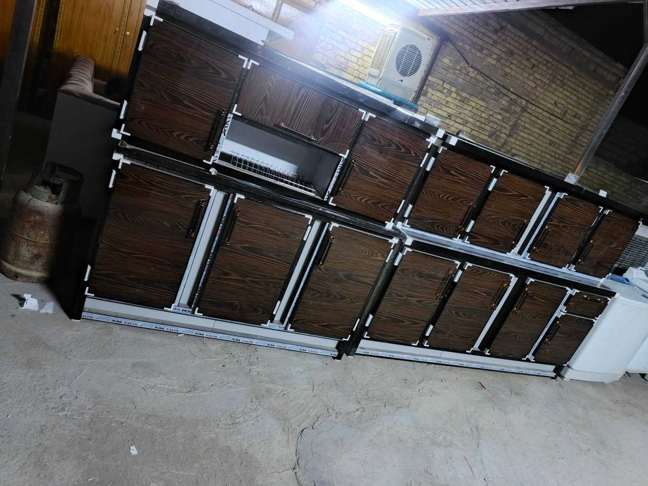 يارب يارزاق كاونتر اربع قطع  سنگ مرمر جديد السعر ٥٥٠ الف العنوان قرب مصرف الرشيد للاستفسار ابو علي ***********
