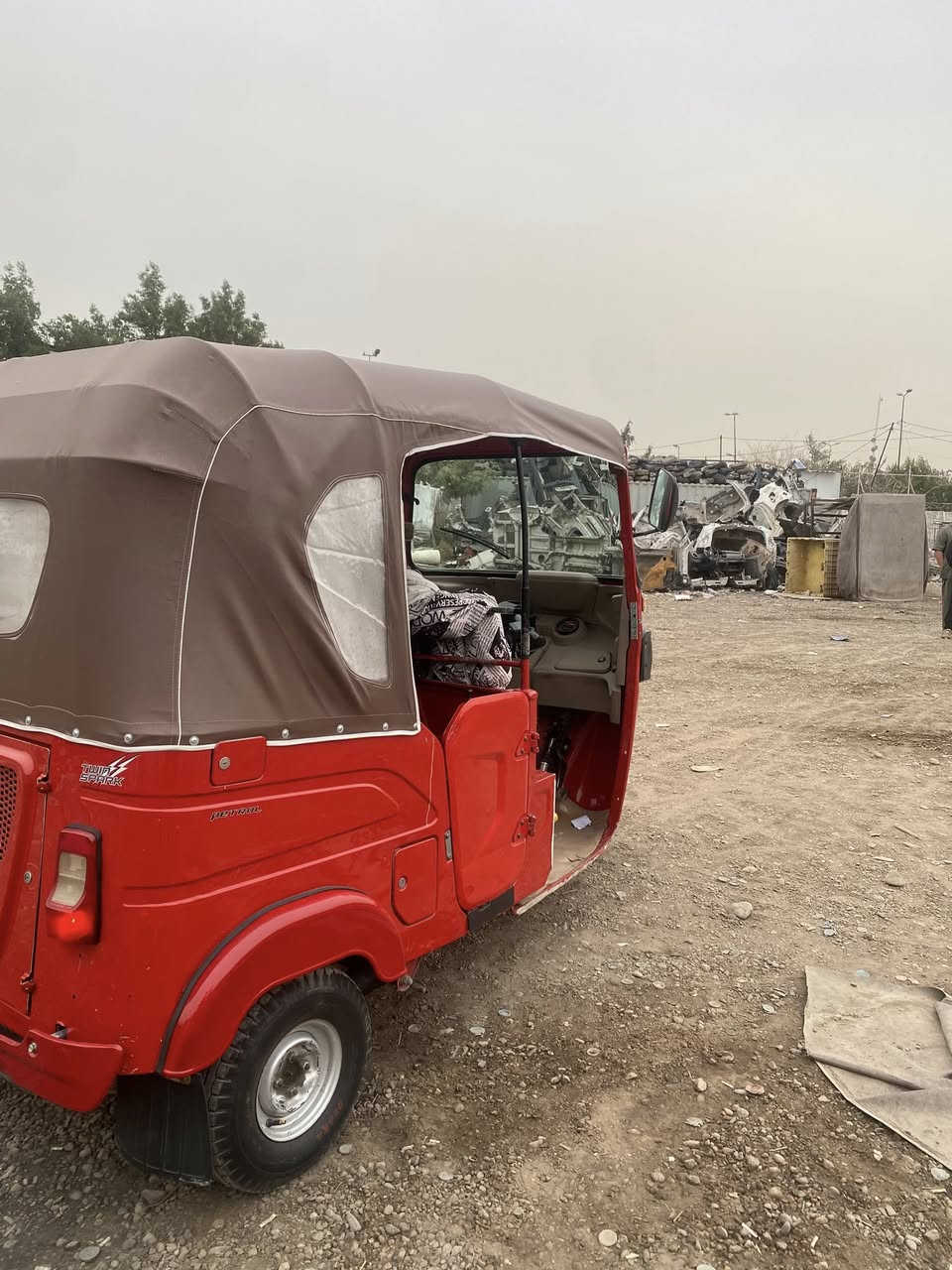 تكتك 🛺 للبيع ٢٢ كفاله عده هاي رصعه يم بك لايت محرك برغي ما مفتوح بيهه تكتك مال جناي تخم تايرات جيدين تكتك نضيفه سعر ٩٠٠٠٠٠٠ومجال بسيط هذا رقمي واتساب ***********مكاني بغداد الحريه
