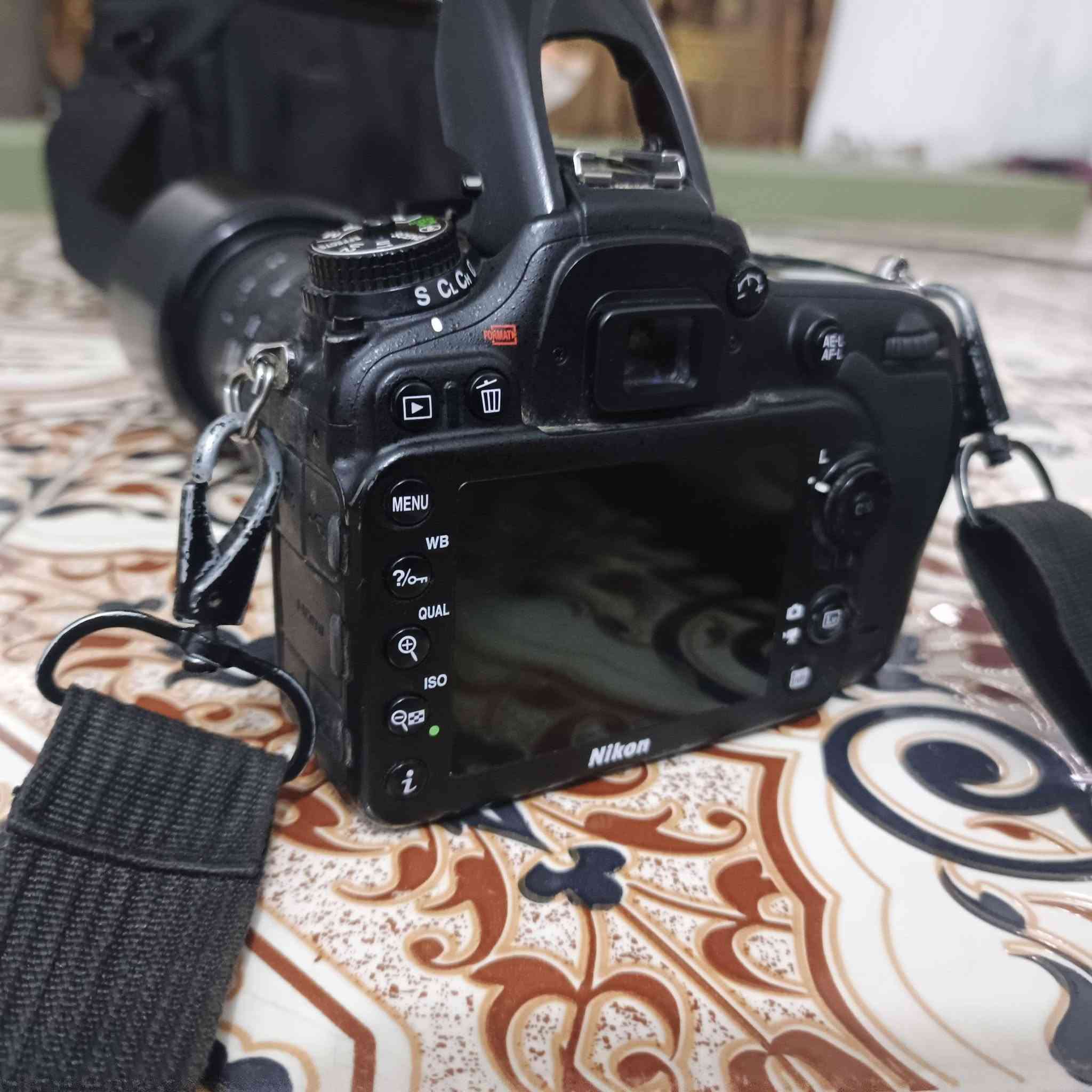 كانون D7100
كاميرا جاهزة للتصوير 
زوم رياضي سكما 70/300
جميع الملحقات بطاريا حزام ورام 
ستاند احادي وغيرها 
السعر،، 550وبيها مجال للشراي 
واتساب ***********
