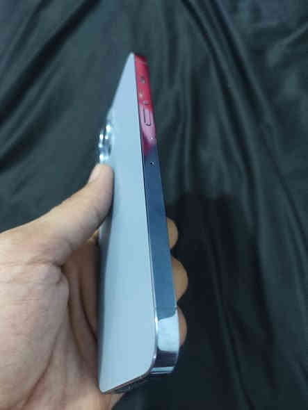 ايفون 13 برو ماكس 
ذاكره 256 
بطاريه 74
نموذج:M
جهاز نظيف جدا مكفوول لاشخط لاضربه 
بس بي هاي نقطه صغيره بالشاشه ممبينه ولا تاثر موضحه بالصور
لون بحري (سمائي)
 ملحقات فقط شاحنة للمراوس وأخذ فرق  شعندك نزل يقضل يكون هونر x9d
بغداد شارع السعدون ***********
