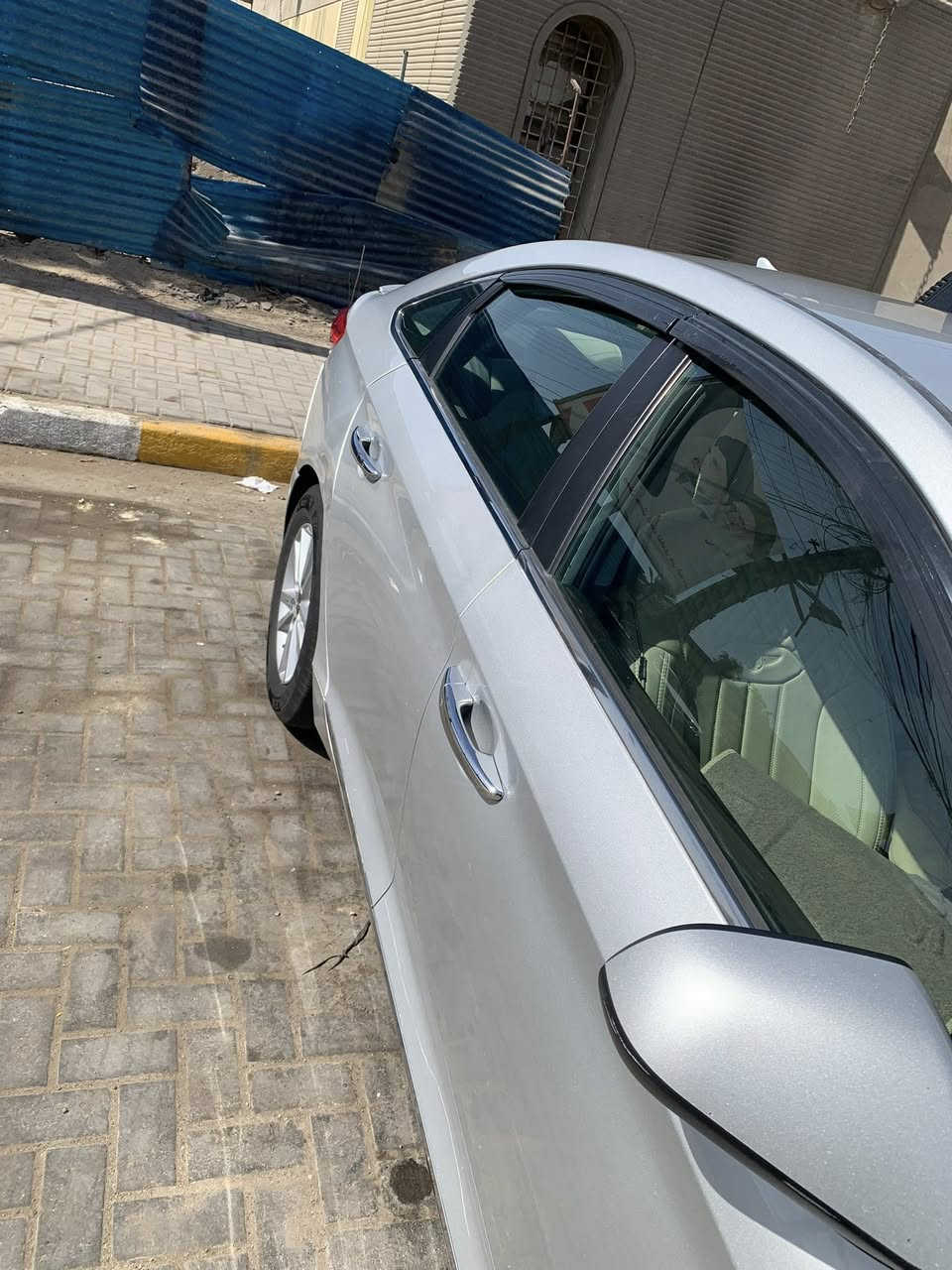 السلام عليكم 
سوناتا موديل 2015
السياره جاهزة ومابيها نقص 
كير مكينه تبريد مكفول حداديه تايرات كله جديد
داخل نظيف حادثها جاملغ امامي بدون دواخل موضح بالمنشور ماشيه68 رقم بغداد هزه وسنويه جديد باسمي 
السعر 122 مكاني بغداد 
***********
