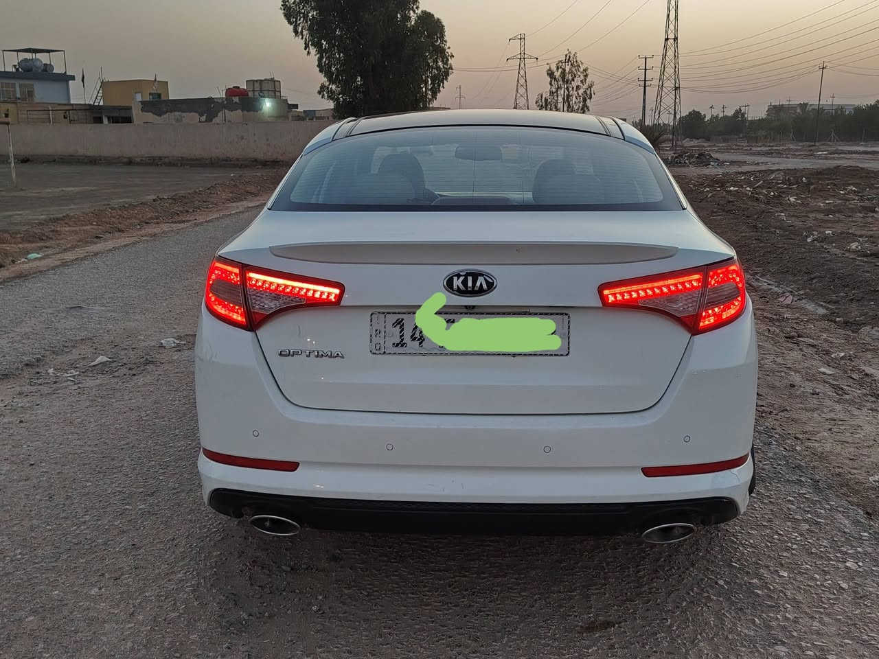 السلام عليكم
كيا اوبتما خليجي موديل 2014 مكينه 2400 دوش ماشيه 172 الف  رقم بصره باسمي
 سنويه وهزه قبل ١٠ ايام سويته
 السيارة فوول مواصفات واحد على واحد
 بصمه بنوراما 
كشنات جلد وكهربائي خزن ميموري
 للد امامي وخلفي 
حساس خلفي 
تبريد قطعتين
 يدات نيكل دواخل صاج
 دبل كزوز
 سيارة جديده وجاهزه من كلشي مكينه بلاديه شرط مامفتوح بيه برغي منظومه تبريد جديده  تخم تاير حداديه جديده السياره بيه شخط بالهلال جاملغ الخلفي الايسر ونصبغ وجاملغ امامي ايسر مبدل  السعر 112 وبيه مجال بسيط للشراي  
مكان سيارة ديوانيه للاستفسار ***********
***********
