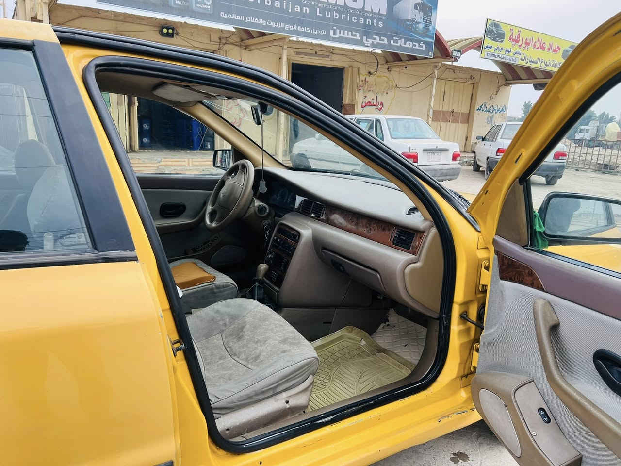 السلام عليكم سمند 2011 كفالة عامة كير مكينه حدادية شواصي تبريد تدفئة كهربائيات كله شغاله مصفره هيئه وغرامات سنوية ل2028 سيارة كبل للشارع ب35 وبيه مجال حك الجية 
للاتصال *********** مكاني ديوانية 
يتواجد واتساب
