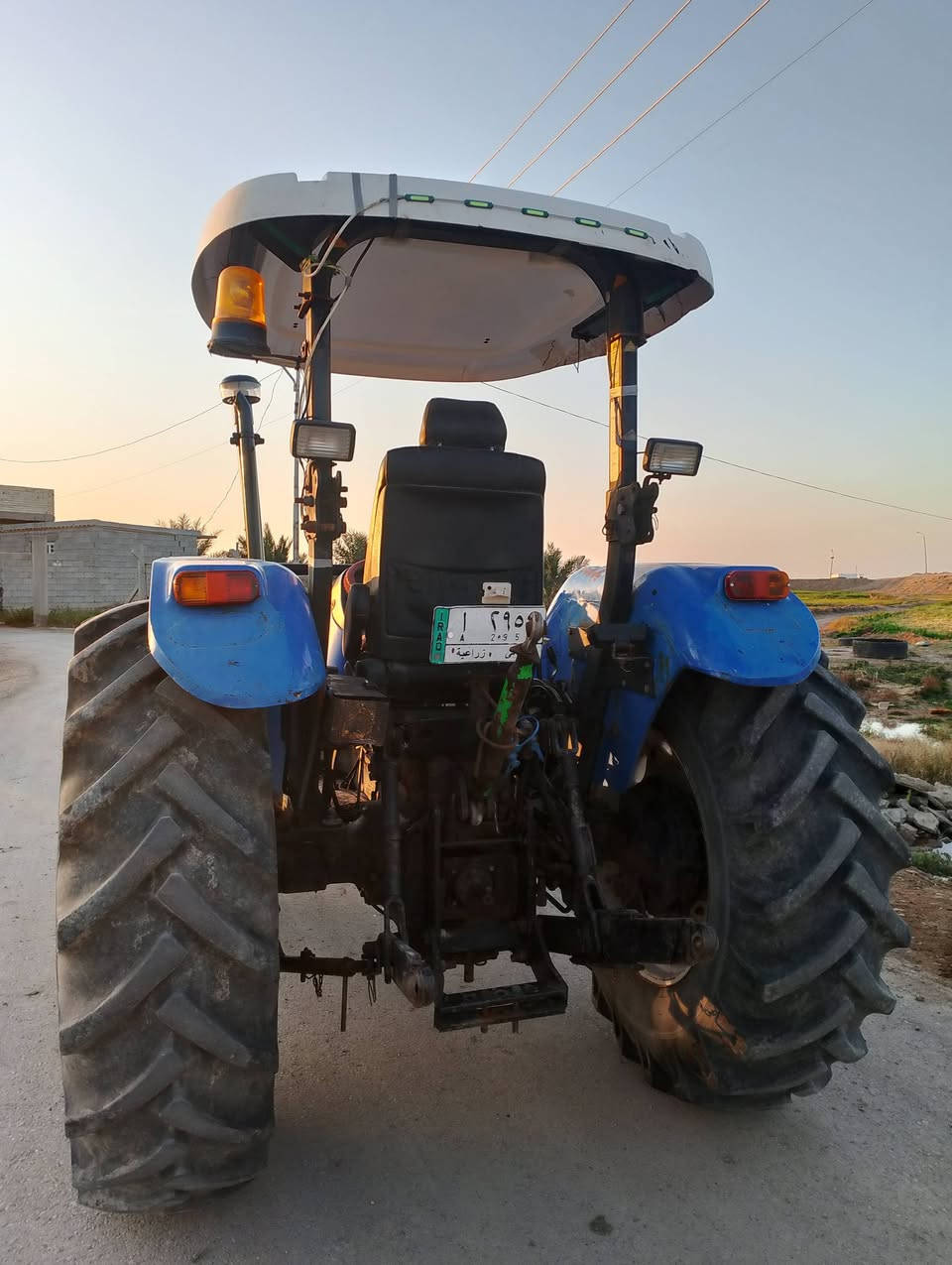 السلام عليكم
للبيع نيوهولند80 موديل 2010
مكفوله كفاله عامه مكينه خير من الله كهربائيات كلها شغاله مجفته جديد رقم ديالى بأسمي تحويل ثاني يوم 
المكان واسط للاستفسار ***********
