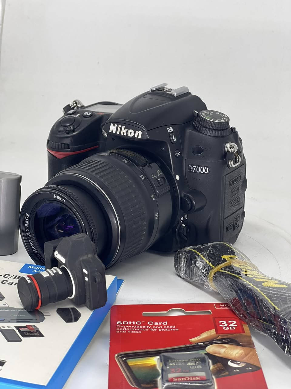 كأمره نيكون  (💣 ✨7000D 📸💣) نضافه 95/100 كامل ملحقات
📸
1- رام 32✅
2- حقيبه✅
3- حزام كتف✅
4- شاحنه اصليه ✅
5 بطاريه اصليه ✅ 
6- كيبل نقل صور ✅
يوجد توصيل كل العراق 🚚 السعر (⬅️425 الف ➡️) 
 ***********

