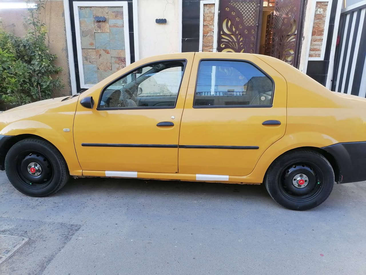 السلام عليكم البيع رينو لوكان 2013 مكينة كير خير من الله رقم بغداد بيهة فقط هلال جاملغ الخلفية صبغ سعر 44،***********
