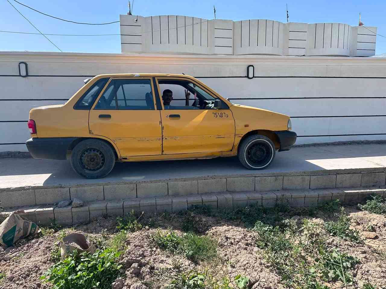 موديل ١١ رقم بغداد تحويل
كير جديد مكينه مجفته جديد 
كهرباء كله شغاله 
تري للدبوني عنوان واسط عزيزيه 
سعر ١٠$ بيه شويه مجال مو هوايه 
***********
