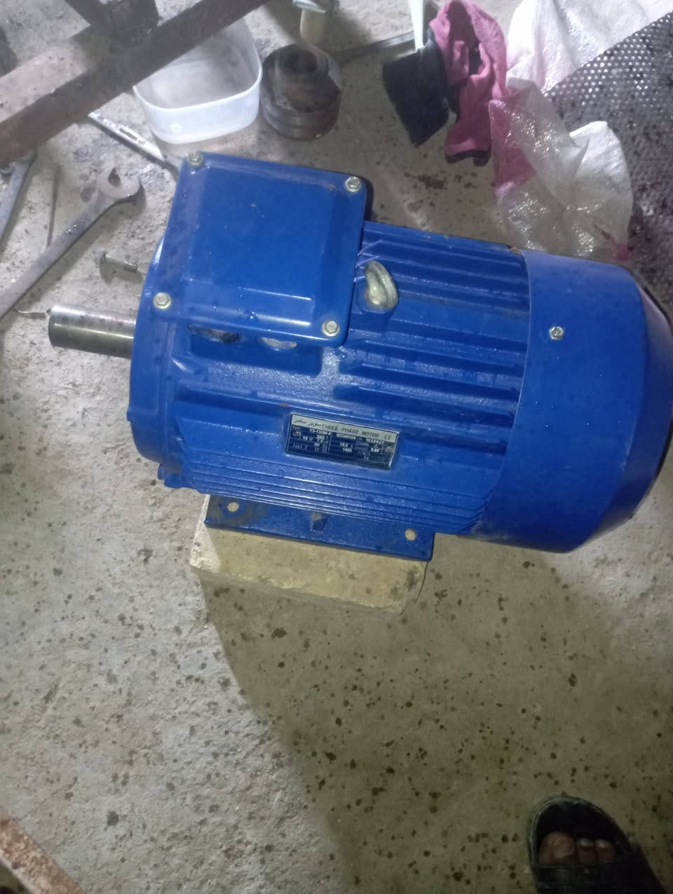 ماطور كهربائي 10 حصان ثري فيز جديد أخرس سعر 325 بي مجال بسيط صيني الباب الأول للاستفسار يرجى الاتصال بالرقم 
***********
يتوفر واتساب
