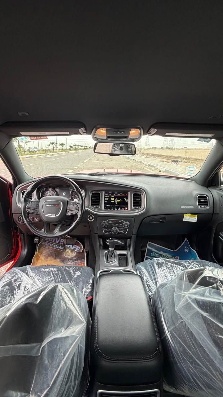 جارجر 2022 اصل Rt محرك 5700 لون برتقالي مميز
تقرير مياه امطار بس شرط قطرة ماي ما داخله الها وحتى فيوز ممبدل بيها شرط الفحص 
السياره رقم بصره مميز بأسمي 
كفاله عامه حتى من الزلغ حتى الدعاميات كفاله
مغلفه نانو PPF بالكامل
كفاله كير  ومحرك وأكسل حتى الحداده كفاله
السياره ستوك حجر بيئه بلاد دبات سود بلاد
المواصفات rt سوبر تراك باك شاشه كبيره 
كامره خلفيه حساسات خلفيه
السياره جاهزه من كلشي وع البلاد 
ماشيه 52 الف 
السياره جديده بمعنى الكلمه 
للبيع او مراوس حسب القناعه مكان السياره بصره
للاستفسار خاص او واتساب *********** Singapore
